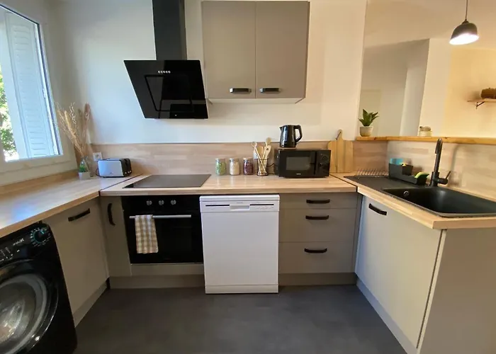 Le Bourget, Grand Appartement Proche Du Centre